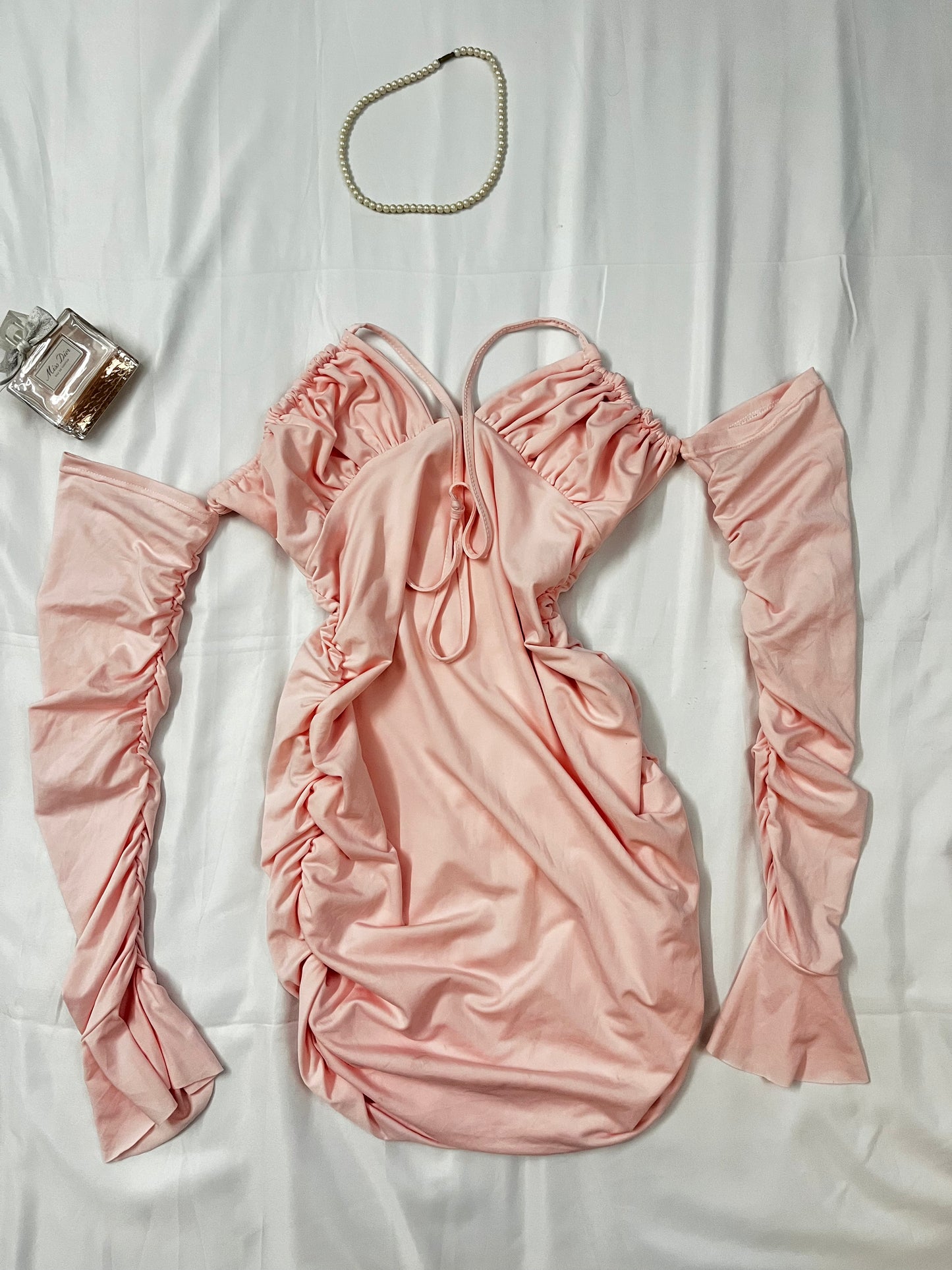 Baby pink rutched off shoulder flared sleevs mini | Size L