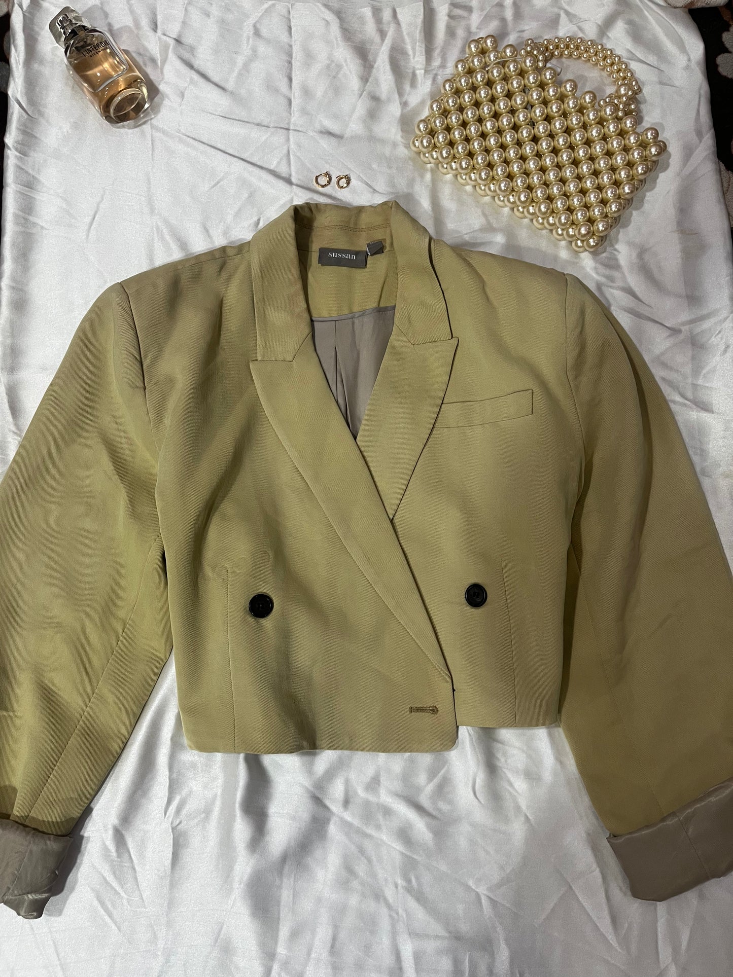 Oversized beige crop blazer