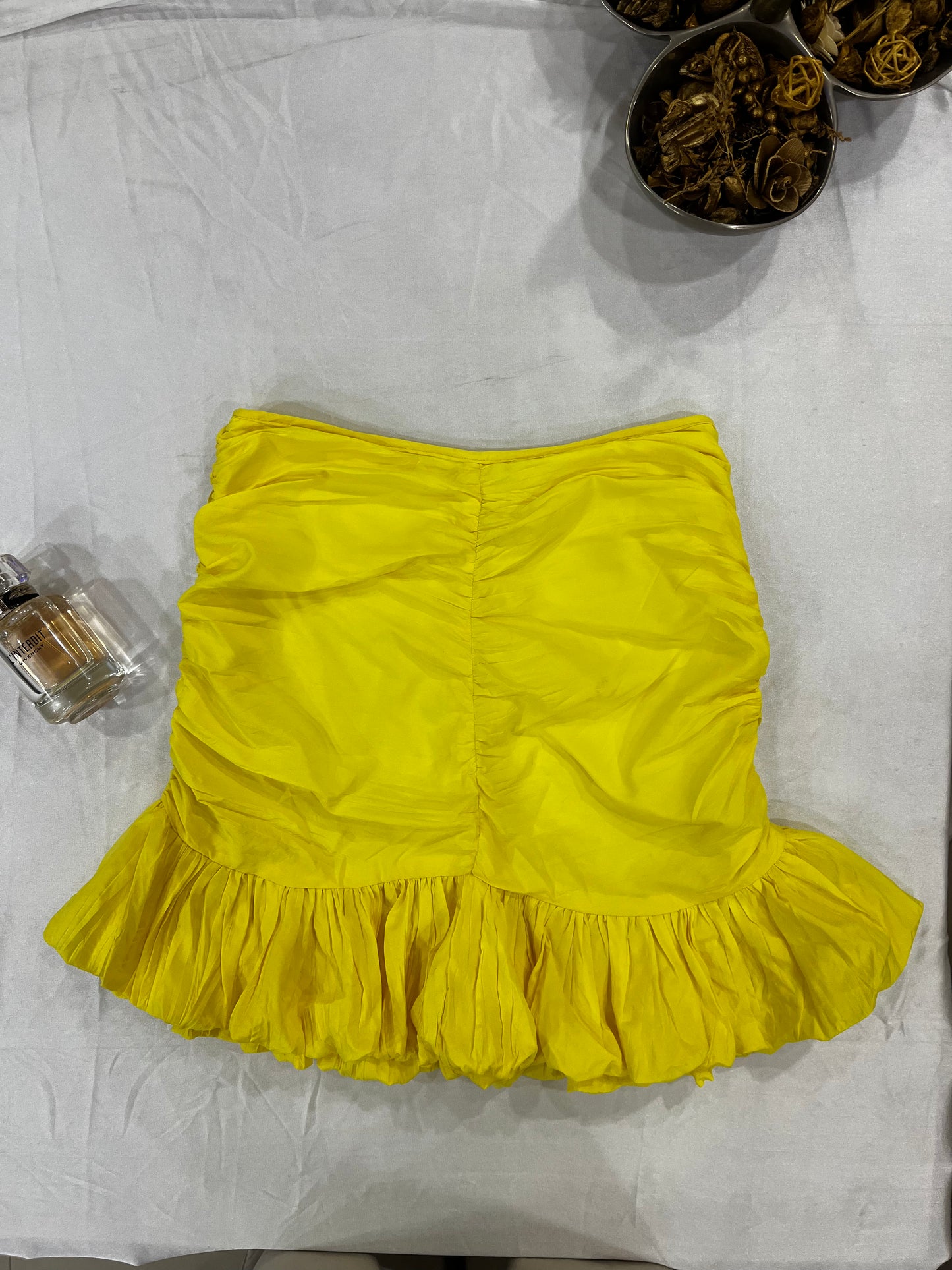 Flouncy pastel yellow skirt | Size: Small