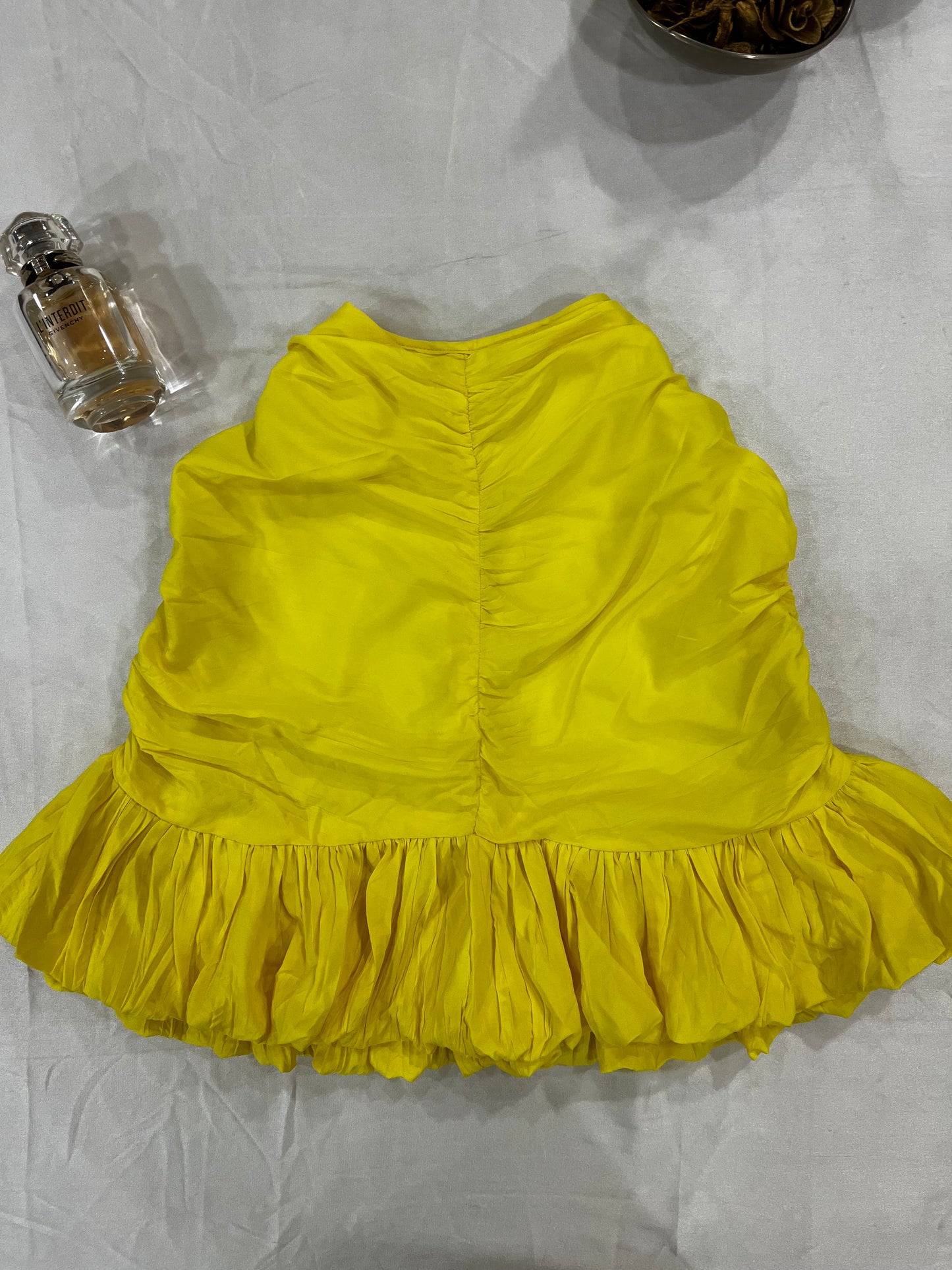 Flouncy pastel yellow skirt | Size: Small