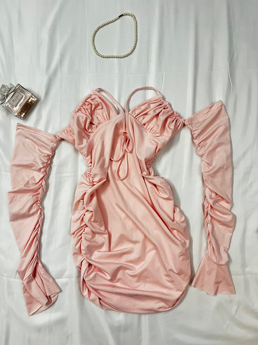 Baby pink rutched off shoulder flared sleevs mini | Size L
